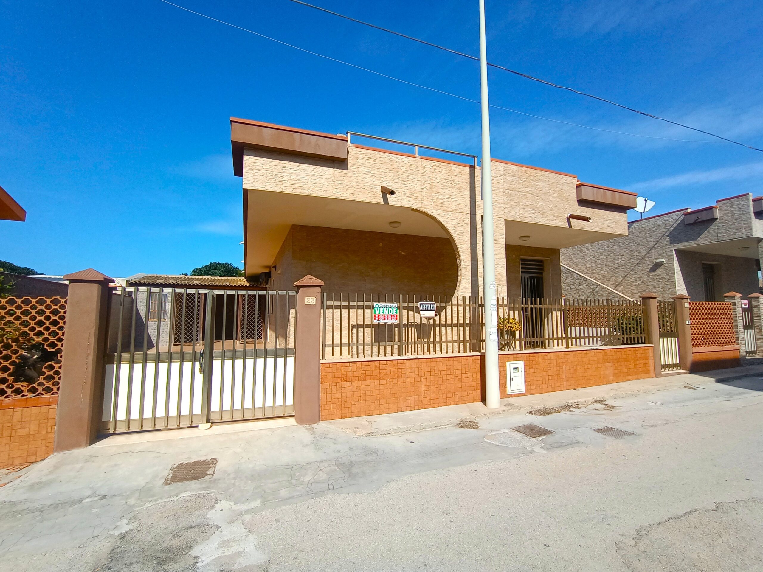 VILLINO A 100 MT DAL MARE – PUNTA SECCA Rif. 347